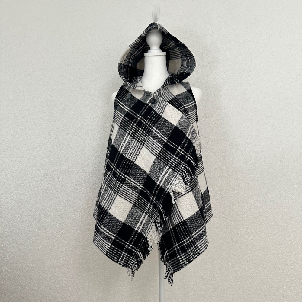 Takara Girls Poncho Vest Girls Large Black White Plaid Hooded Fringe Boho Chic
